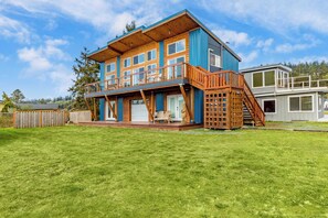 Front of property - Chateau Coho by Avantstay Easy Beach Access (Greenbank)