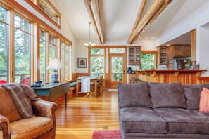 House (2 Bedrooms) | Interior