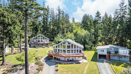 Harborview Getaway by Avantstay Walk to Beach