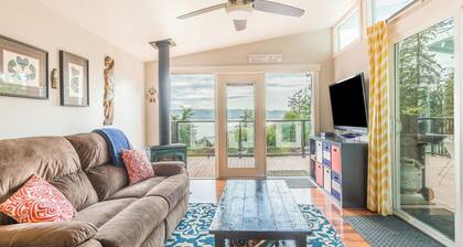 Wolf Beach Cottage by Avantstay Harbor Views