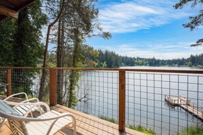 House (4 Bedrooms) | Interior - Goss Lake Getaway by Avantstay Lakefront Escape (Langley)