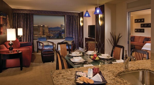 Dining - A Luxury Stay at a Beautiful Villa as you enjoy the Super Bowl Festivities! (Las Vegas)