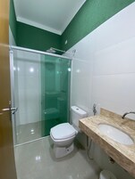 Quarto casal conforto de uso individual | Banheiro