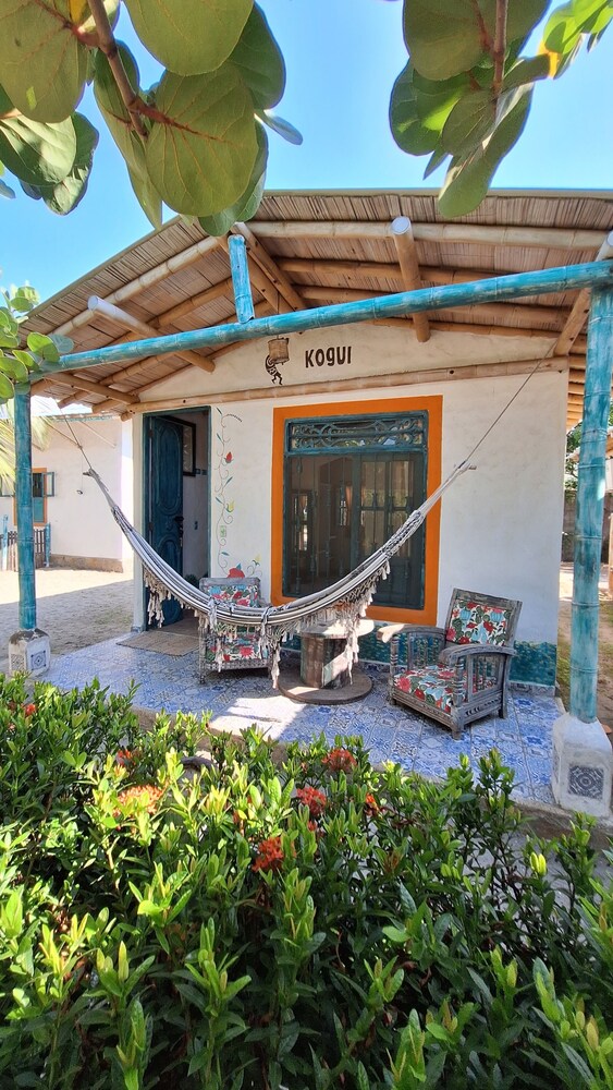 Eco-Hotel Chévere Beach. Restaurante, Pizzeria, Bar y Actividades. image