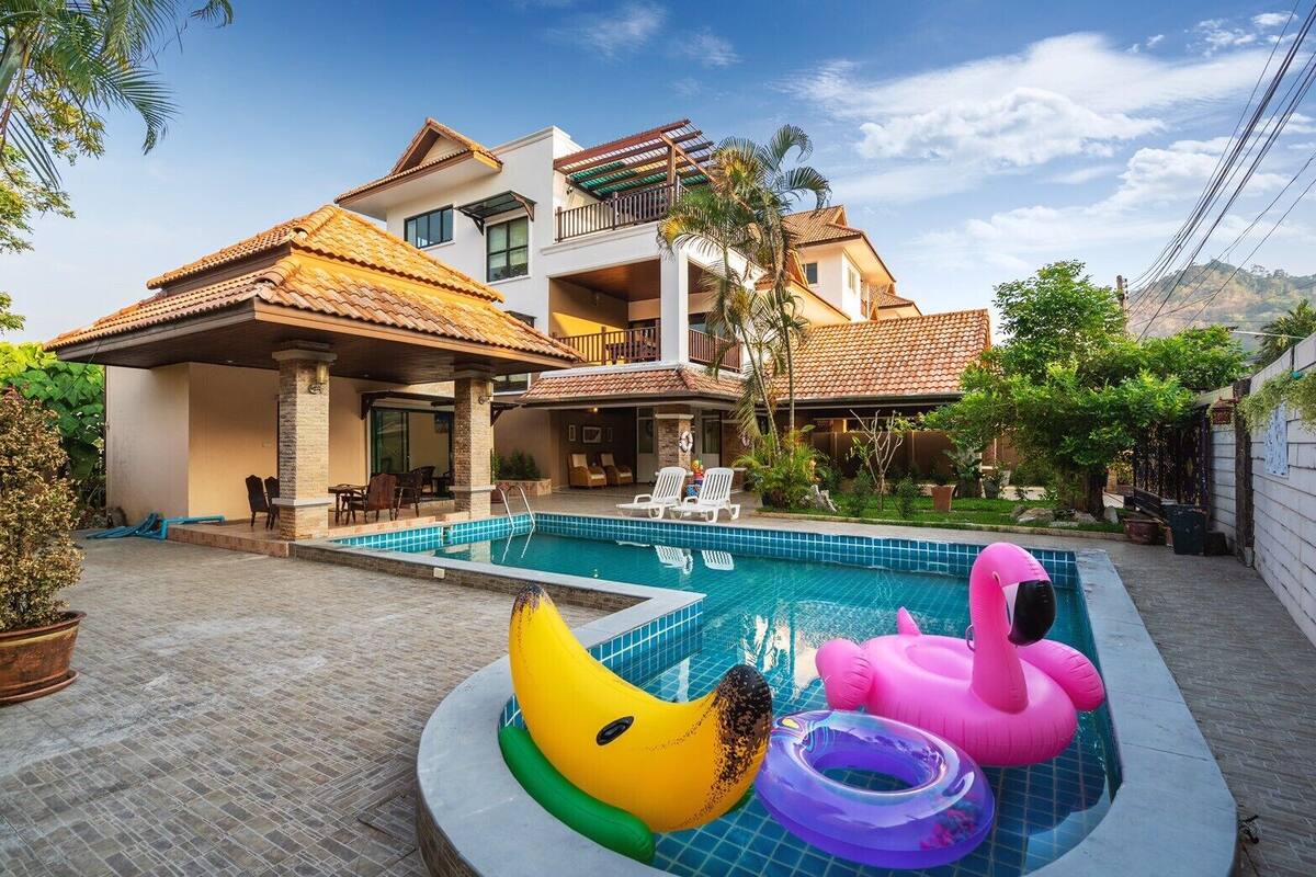 Exclusive Villa | In-room safe, blackout drapes, iron/ironing board, WiFi (free)