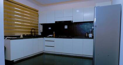 4 BEDROOM DUPLEX,5 MINUTES FROM LEKKI PHASE 1