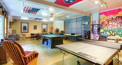 Tennessee Farm Vacation Rental w/ Game Room!