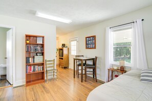 1 Schlafzimmer, Schreibtisch, WLAN, Bettwäsche