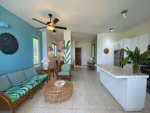 Una Smart TV, una oficina