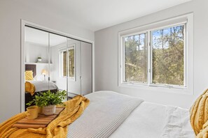 3 Schlafzimmer, Schreibtisch, Bügeleisen/Bügelbrett, WLAN