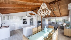 Interior - Copacabana House - Lifestyle Yamba (YAMBA)