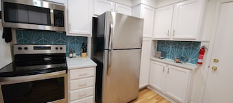 Family-Friendly Townhome Bliss:10min to Lehigh Valley Festivals & Events