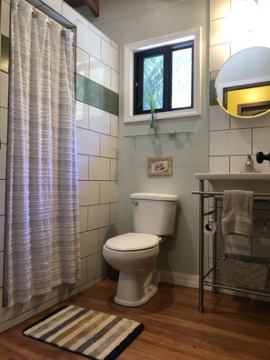 Dusche, Handtücher, Seife, Shampoo