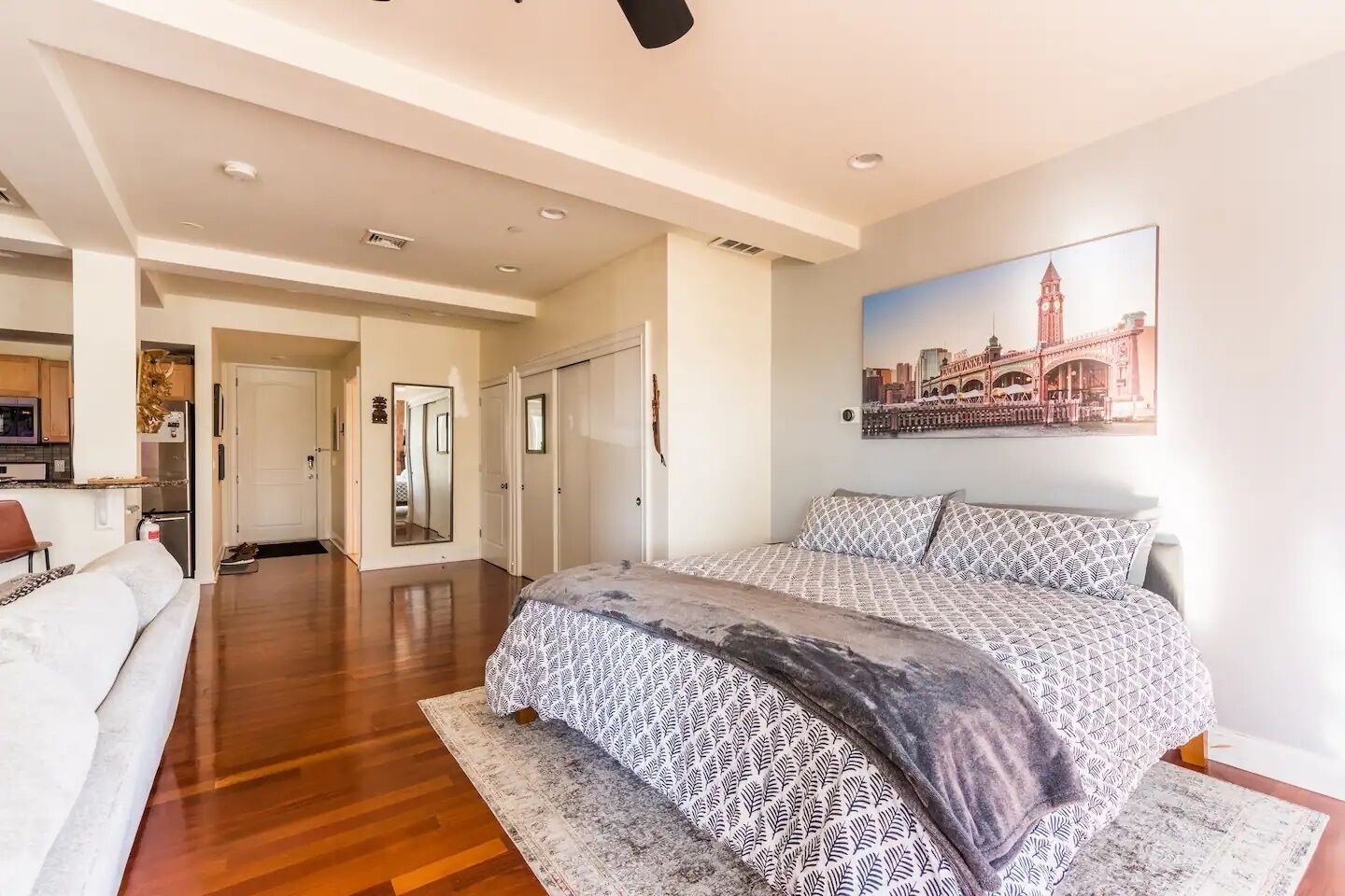 Luxury Waterfront Apartment Available for Immediate Winter Rental