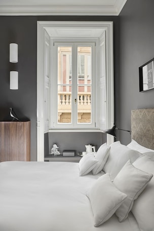 华丽双人房或双床房 | 防过敏的被褥、羽绒被、加厚床垫、客房内保险箱