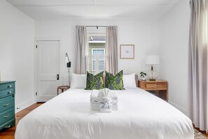 2 habitaciones, escritorio, tabla de planchar con plancha y wifi 