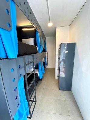 1 bedroom, down duvets, bed sheets