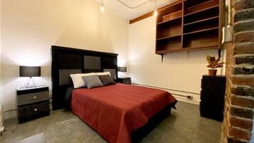 1 bedroom, down duvets, bed sheets