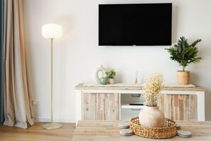 Interior - Surfers Paradise: Family Fun w/ 3 Pools, Gym & Spa (Surfers Paradise)