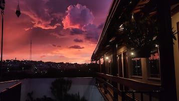 Vue sur la ville depuis l’hébergement