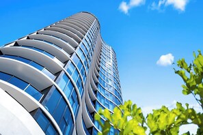 Exterior - The Gallery Dream: Ultimate Broadbeach Getaway! (Gold Coast)