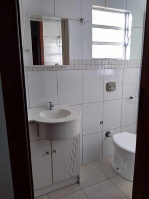 Bathroom - Pousada Atlantico 2 (Florianópolis)
