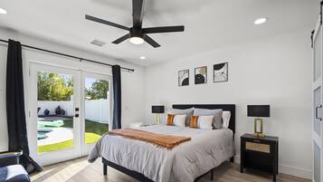 4 slaapkamers, een strijkplank/strijkijzer, reisbedje, gratis wifi