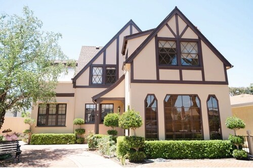 Charming Historic Lompoc Home.  Central Coast Wine Country, Pet Friendly