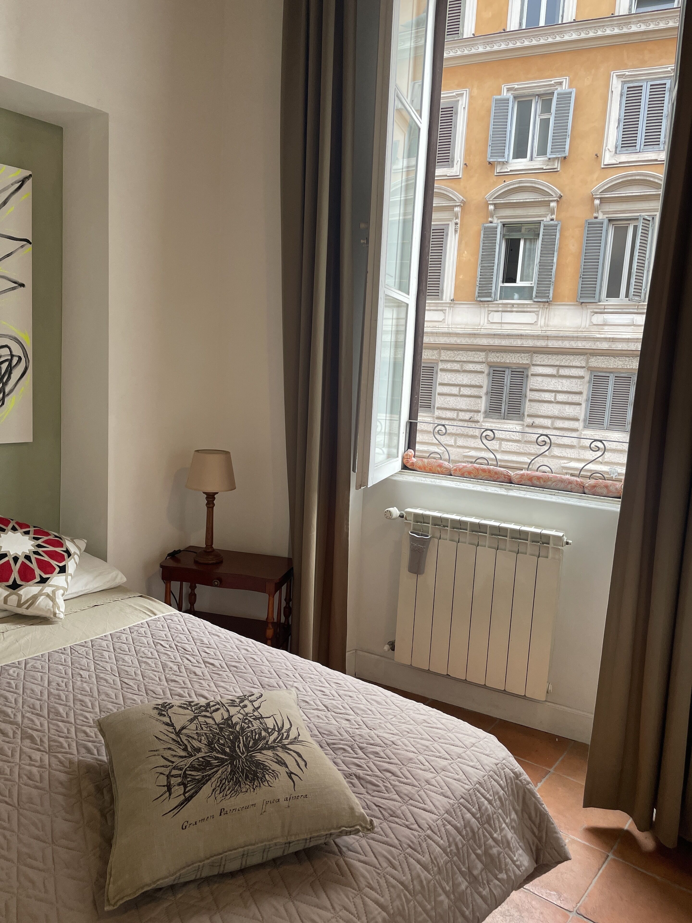 1 غرفة نوم ومكواة/لوح كي وواي فاي مجانًا وملاءات أسرّة