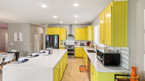 Interior - Kaleidoscope by Avantstay Colorful Escape + Pool (Indio)