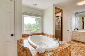 House (1 Bedroom) | Interior - Amber Escape by Avantstay 3 Unique Spaces + Pool (New Market)