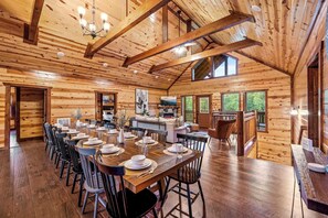 House (Multiple Bedrooms) | Interior - Smokeys Paradise by Avantstay Sleeps 22 + Pool (Sevierville)