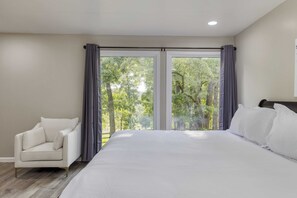 House (5 Bedrooms) | Interior - Amber Refresh by Avantstay Pool and Hot Tub (New Market)