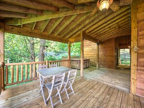 Outdoor dining - Rocky Top Dream! (Maggie Valley)