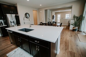 Dining - New Modern Stylish Oasis, Bright and Comfortable Home (Parker)