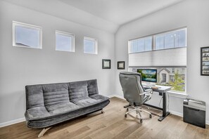 Interior - Luxury 1-story living in Hill Country, 5 mins to Galleria (Austin)