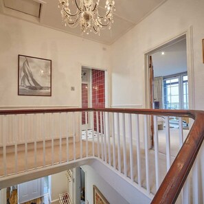 Casa | 5 quartos, acesso à internet de alta velocidade