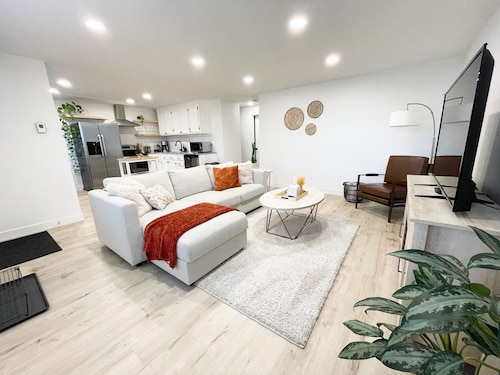 Cozy Boho Inspired Duplex - with 4 person HOTUB!