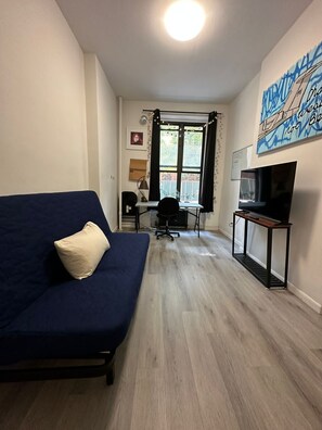 Living area - Holodek Apartments:Upper East Side  (New York)