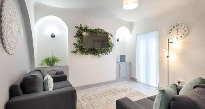 Remarkable 4-bed House in Swansea