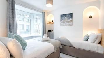 4 kamar tidur, Wi-Fi gratis, dan seprai linen