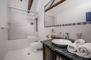 Deluxe Room | Bathroom - Inkarri Regocijo Plaza (Cusco)