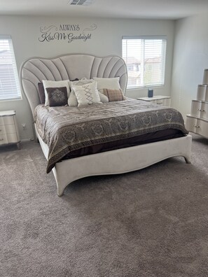 Room - Your home away from home! (North Las Vegas)