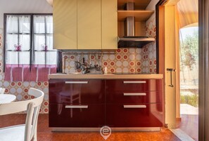 Fridge, microwave, stovetop