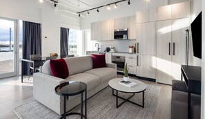 Waterfront One Bedroom Suite | Private kitchen