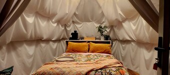 Unique off-grid luxury Pod with amazing mountain views.




ECO off-grid


