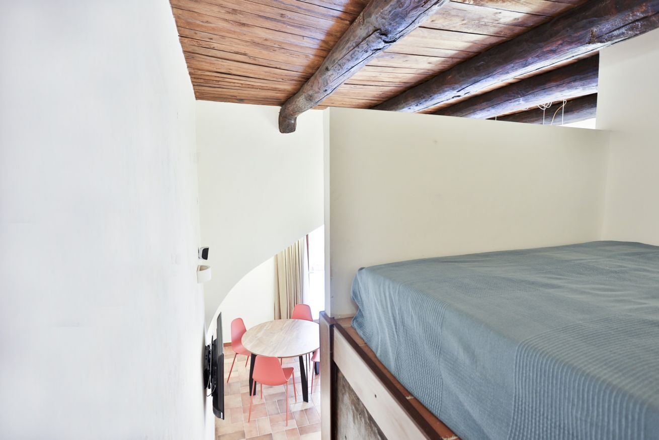 1 habitación, tabla de planchar con plancha, wifi y ropa de cama 