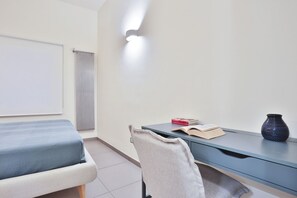 1 habitación, tabla de planchar con plancha, wifi y ropa de cama 