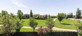 Secret Garden 1 bedroom suite with parking