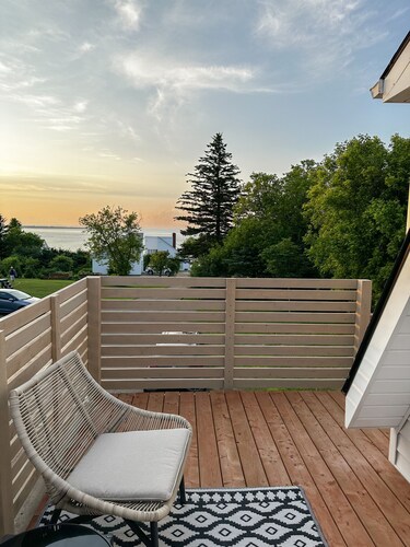 Zenora condo near the sea